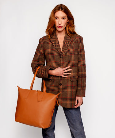 Studio Tote Caraa