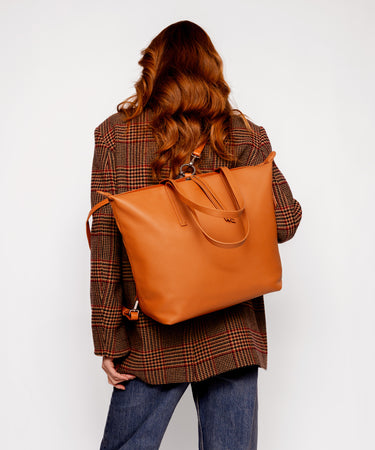 Studio Tote Caraa