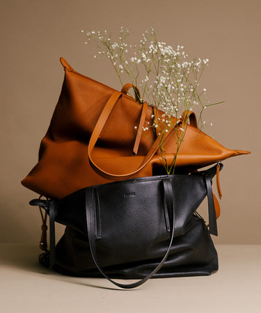 Studio Tote Caraa