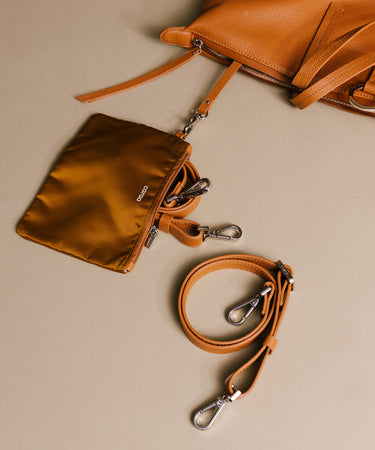 Studio Tote Caraa
