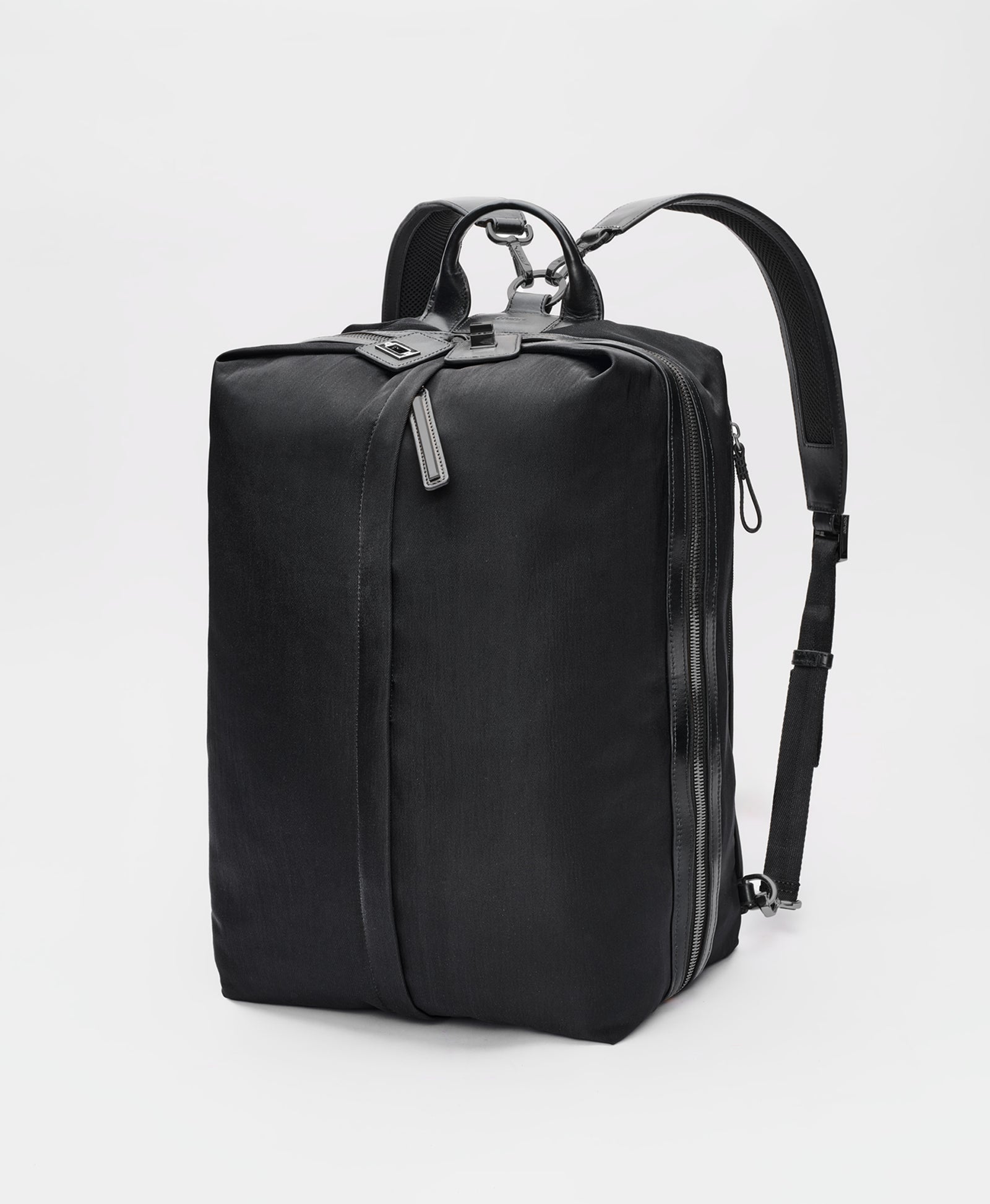 Studio 2 Nylon XL | Chic & Functional Studio Bag by Caraa